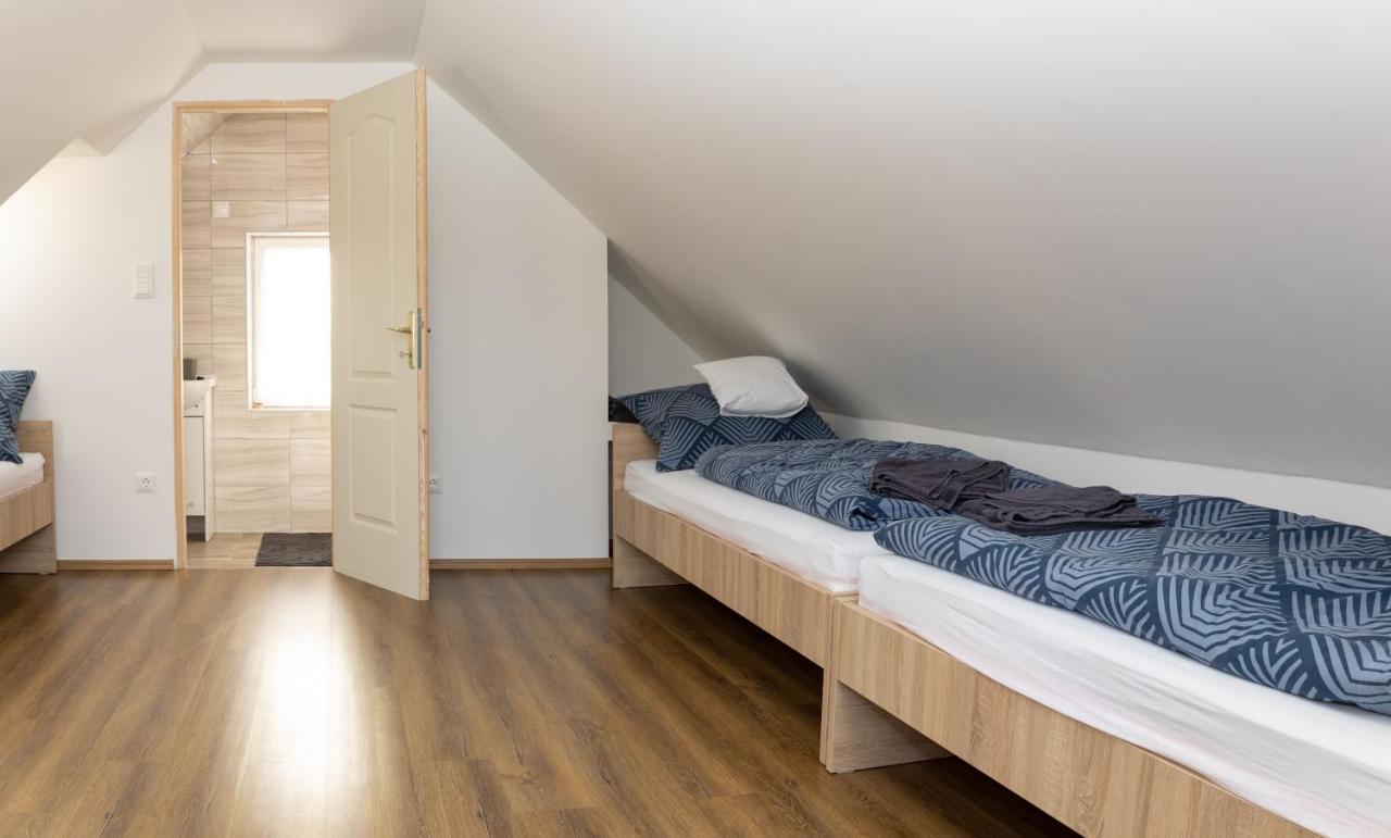 Takacs Pince Apartman Hajos Eksteriør billede