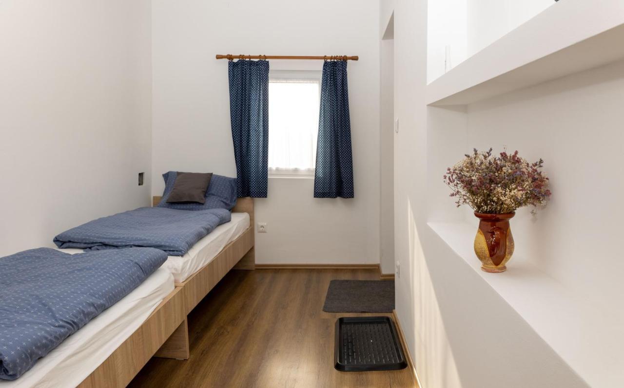 Takacs Pince Apartman Hajos Eksteriør billede